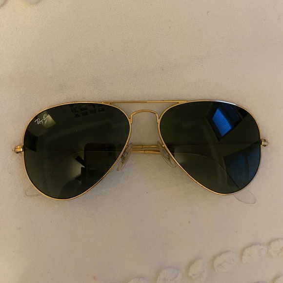 Ray-Ban Aviator Classic Sunglasses - Picture 4 of 5